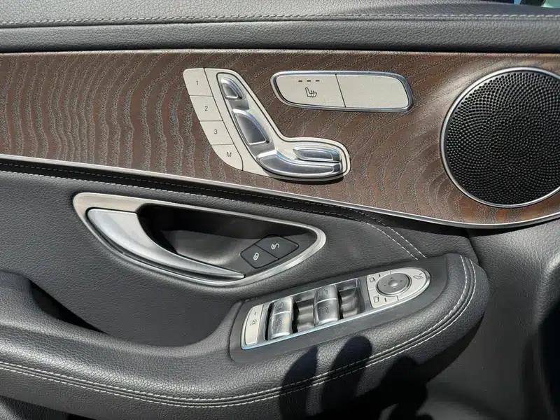 2017 Mercedes-Benz GLC 300 4MATIC Dynamic — миниатюра 14