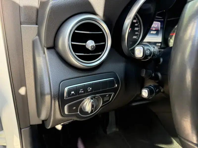 2017 Mercedes-Benz GLC 300 4MATIC Dynamic — миниатюра 23