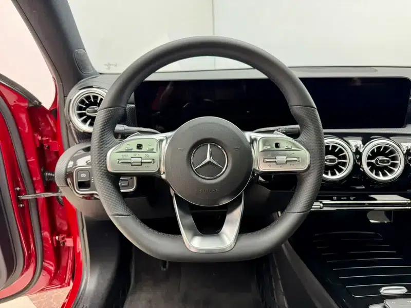 2022 Mercedes-Benz A-Class A 200 L Sport Sedan Fashion Edition — миниатюра 15