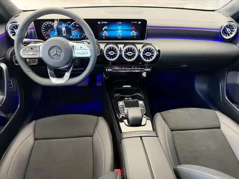 Mercedes-Benz A-Class 2020 Facelift A 200 L Sport Sedan Fashion Model — миниатюра 12