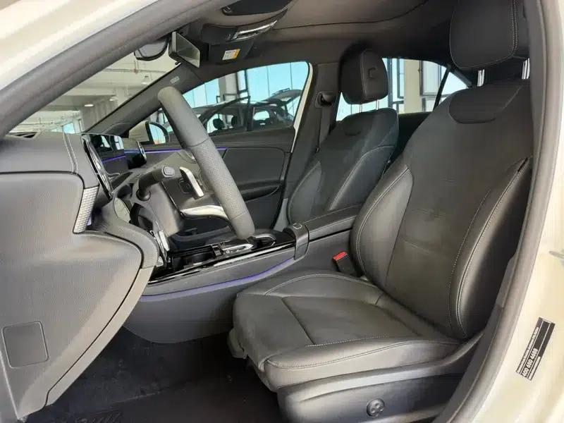 Mercedes-Benz A-Class 2020 Facelift A 200 L Sport Sedan Fashion Model — миниатюра 15