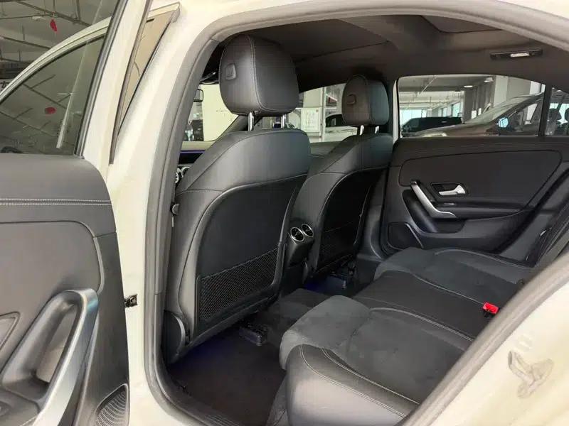 Mercedes-Benz A-Class 2020 Facelift A 200 L Sport Sedan Fashion Model — миниатюра 16