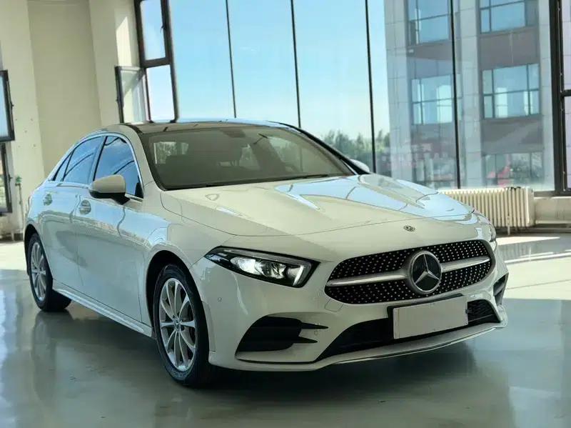Mercedes-Benz A-Class 2020 Facelift A 200 L Sport Sedan Fashion Model — миниатюра 3