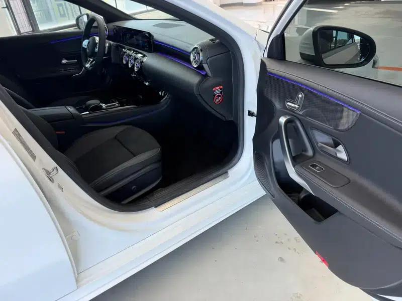 Mercedes-Benz A-Class 2020 Facelift A 200 L Sport Sedan Fashion Model — миниатюра 10