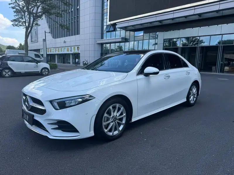 Mercedes-Benz A-Class 2021 A 200 L Sport Sedan Fashion Edition — миниатюра 1