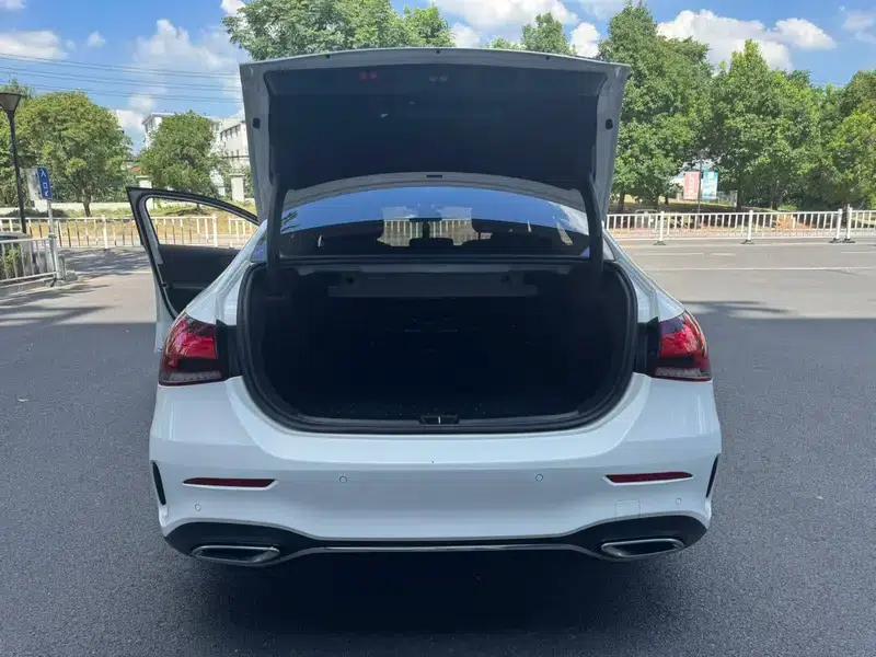 Mercedes-Benz A-Class 2021 A 200 L Sport Sedan Fashion Edition — миниатюра 14