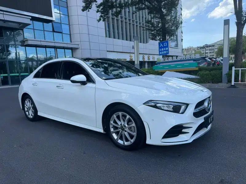 Mercedes-Benz A-Class 2021 A 200 L Sport Sedan Fashion Edition — миниатюра 3