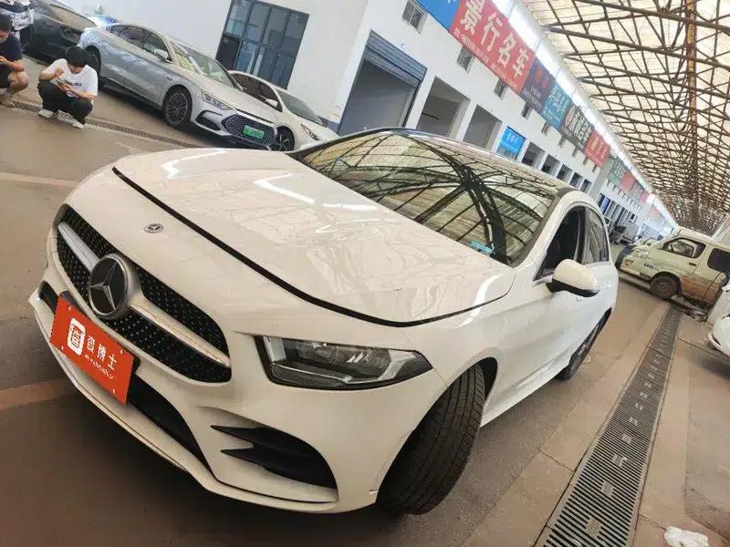 2022 Mercedes-Benz A-Class A 180 L — миниатюра 1