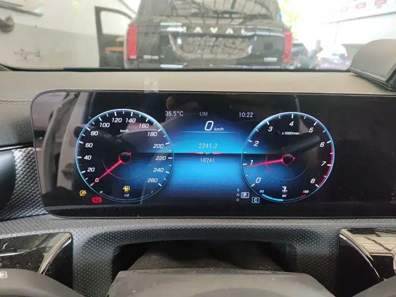 2022 Mercedes-Benz A-Class A 180 L — миниатюра 10