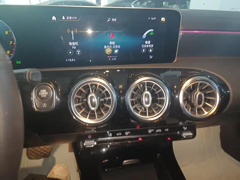 Mercedes-Benz A-Class 2019 Facelift A 200 L Sport Sedan — миниатюра 17