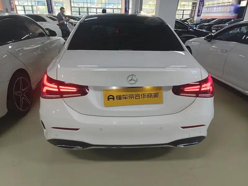 Mercedes-Benz A-Class 2019 Facelift A 200 L Sport Sedan — миниатюра 5