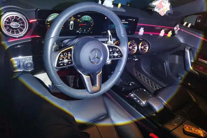 2022 Mercedes-Benz A-Class A 200 L Sport Sedan Dynamic Edition — миниатюра 15