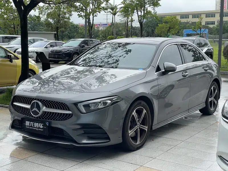 Mercedes-Benz A-Class 2022 Facelift A 200 L Sport Sedan Fashion Edition — миниатюра 1
