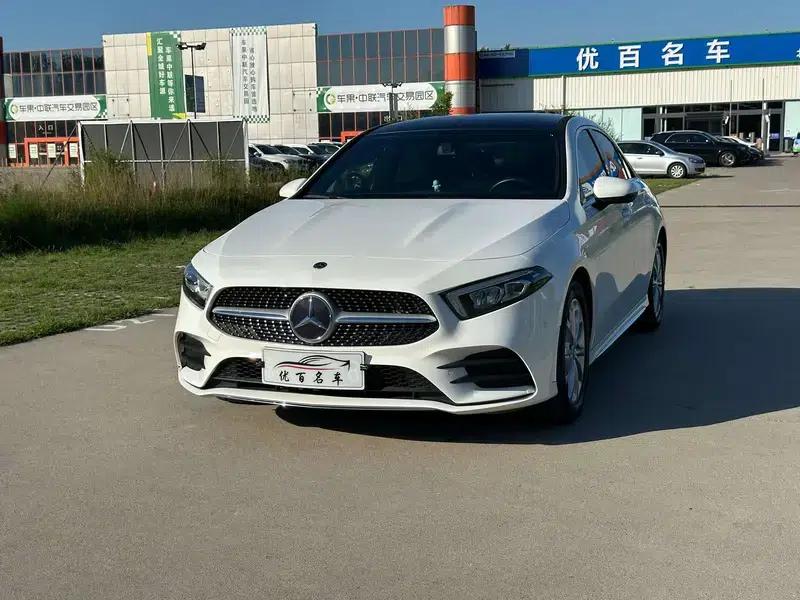Mercedes-Benz A-Class 2022 Facelift A 200 L Sport Sedan Fashion Edition — миниатюра 1