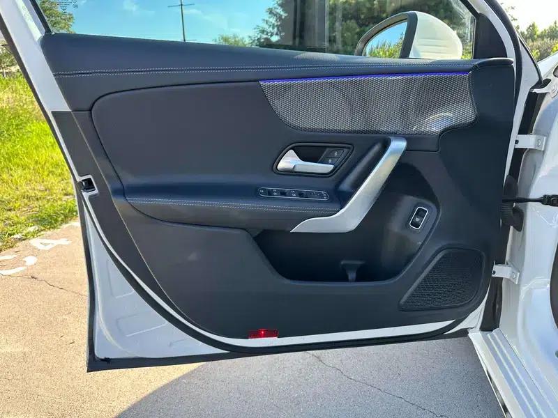 Mercedes-Benz A-Class 2022 Facelift A 200 L Sport Sedan Fashion Edition — миниатюра 11