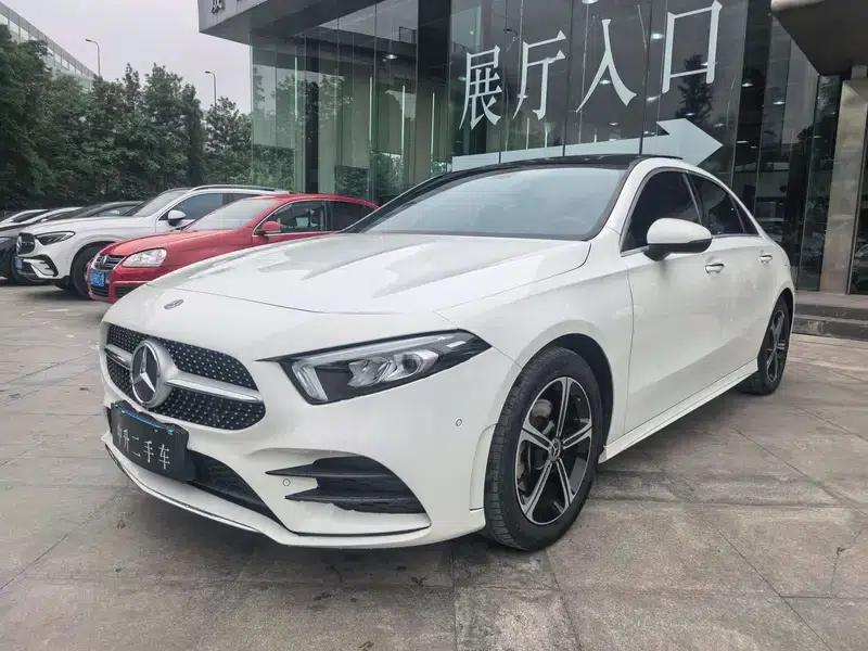 Mercedes-Benz A-Class 2022 Facelift A 200 L Sport Sedan Fashion Edition — миниатюра 1