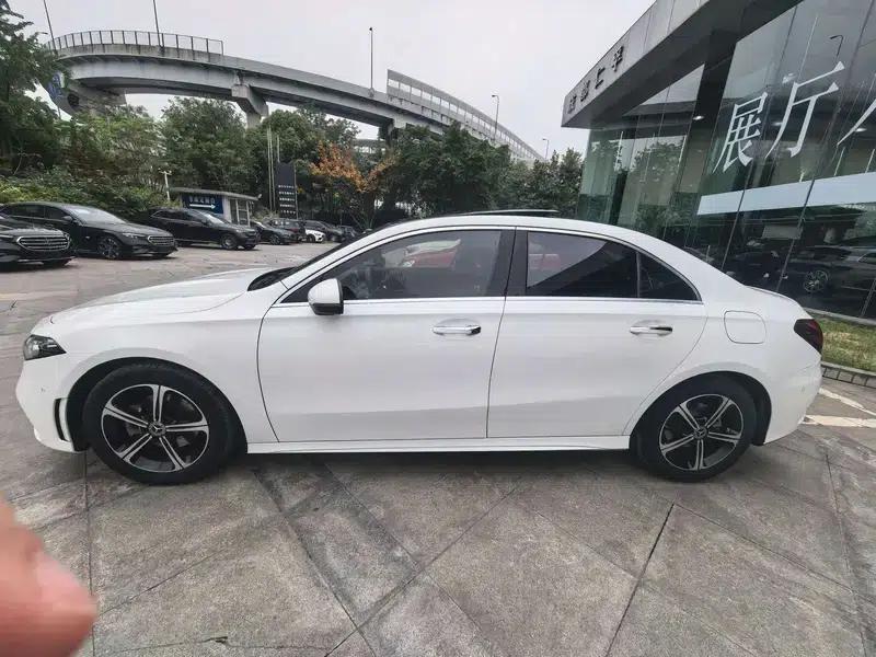Mercedes-Benz A-Class 2022 Facelift A 200 L Sport Sedan Fashion Edition — миниатюра 3