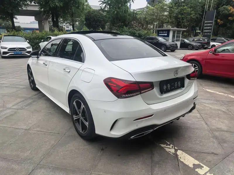 Mercedes-Benz A-Class 2022 Facelift A 200 L Sport Sedan Fashion Edition — миниатюра 4