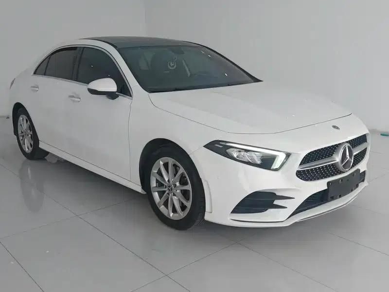 Mercedes-Benz A-Class 2021 A 200 L Sport Sedan Fashion Edition — миниатюра 3