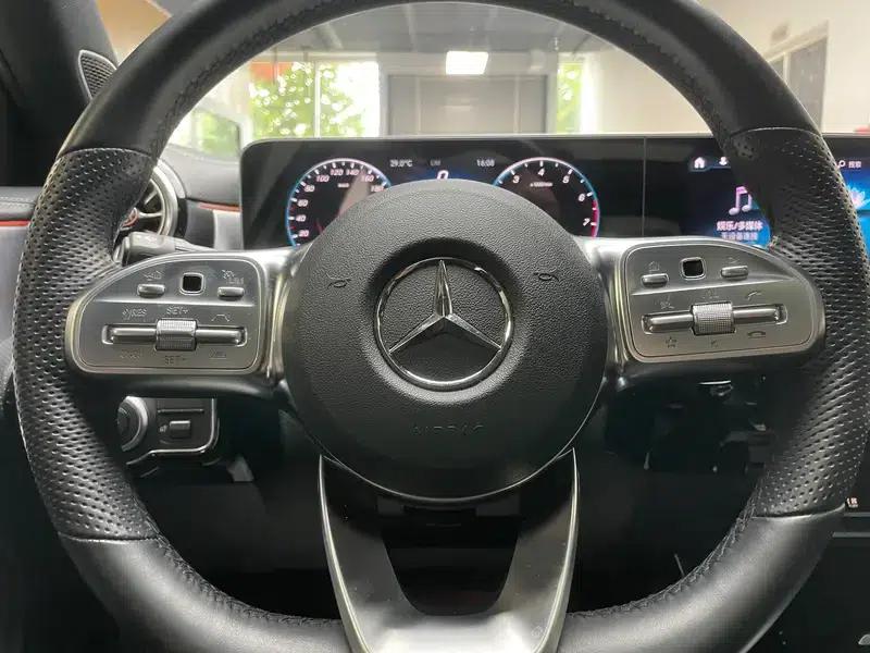 2020 Mercedes-Benz A-Class A 220 L 4MATIC Sport Sedan — миниатюра 16