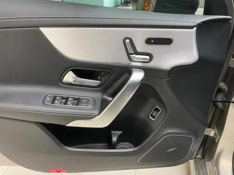 2020 Mercedes-Benz A-Class A 220 L 4MATIC Sport Sedan — миниатюра 25