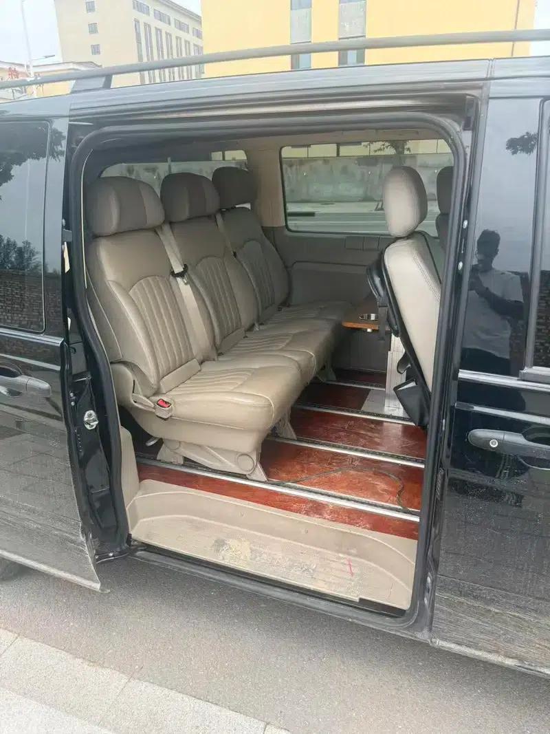 2014 Nissan Vito 3.0L Automatic Rear-Wheel Drive 8-Seater Factory Custom Edition — миниатюра 7