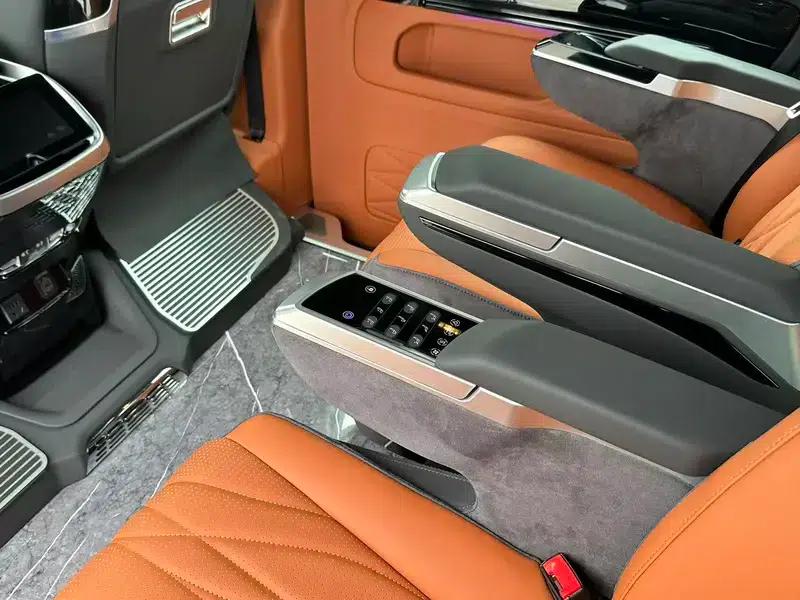2024 Nissan Vito 2.0T Business Edition 7-seater — миниатюра 10
