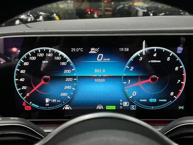 Mercedes-Benz GLE (Imported) 2022 Facelift GLE 450 4MATIC Luxury — миниатюра 16