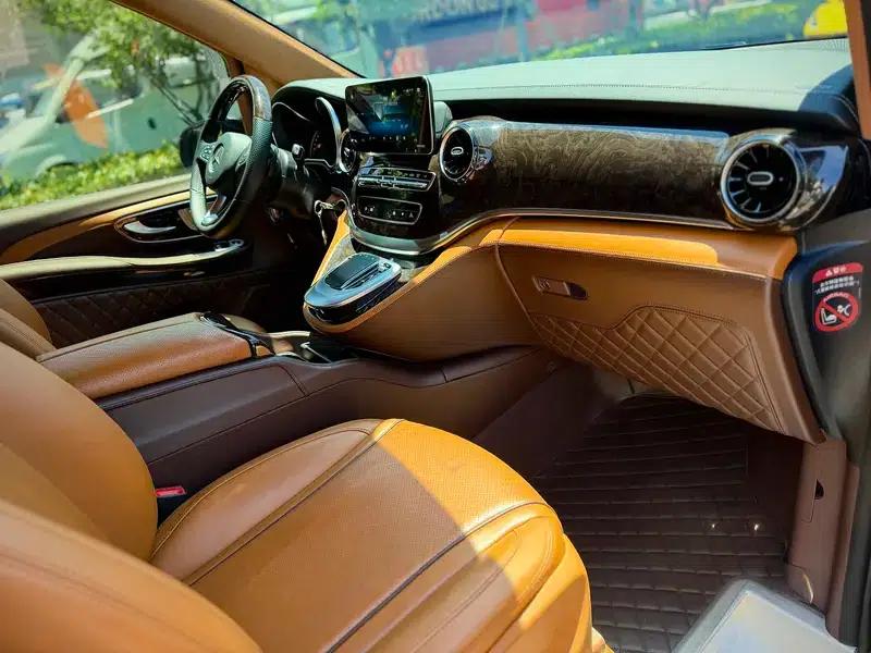 Mercedes-Benz V-Class 2022 V 260 L Long Wheelbase Luxury Edition — миниатюра 15