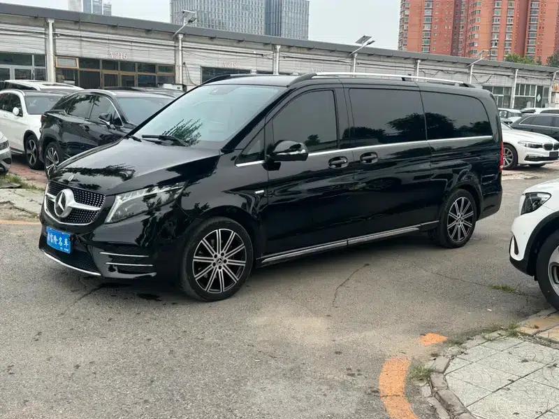 Mercedes-Benz V-Class 2022 V 260 L Long Wheelbase Luxury Edition — миниатюра 1
