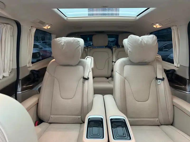 Mercedes-Benz V-Class 2022 V 260 L Long Wheelbase Luxury Edition — миниатюра 17