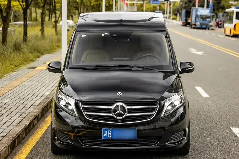 Mercedes-Benz V-Class 2017 V 260 L Premium Extended Edition — миниатюра 2