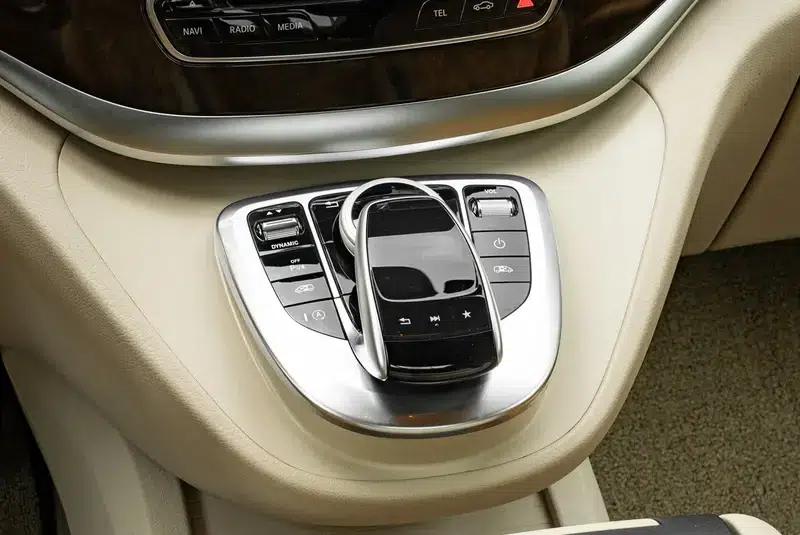 Mercedes-Benz V-Class 2017 V 260 L Premium Extended Edition — миниатюра 12
