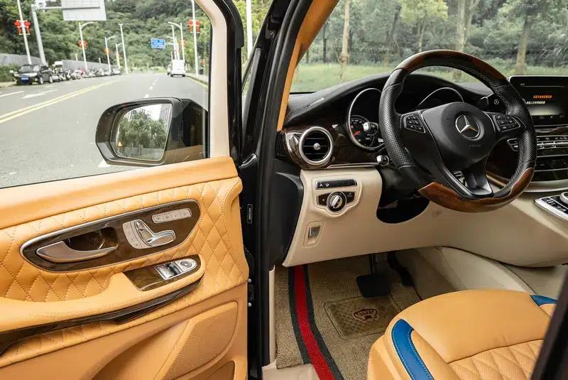 Mercedes-Benz V-Class 2017 V 260 L Premium Extended Edition — миниатюра 13