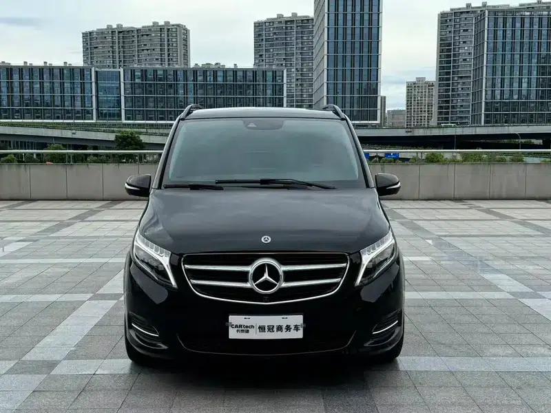 Mercedes-Benz V-Class 2018 V 260 L Premium Extended Edition (China V Emission Standard) — миниатюра 2