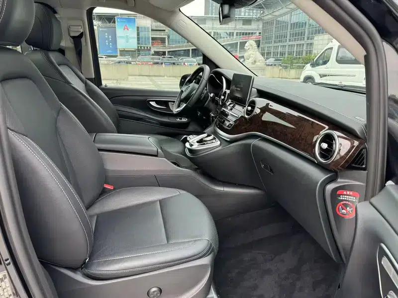 Mercedes-Benz V-Class 2018 V 260 L Premium Extended Edition (China V Emission Standard) — миниатюра 11