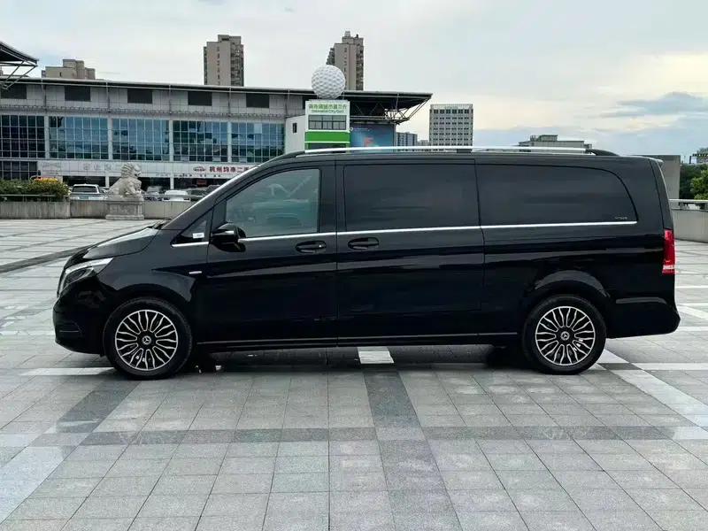 Mercedes-Benz V-Class 2018 V 260 L Premium Extended Edition (China V Emission Standard) — миниатюра 4