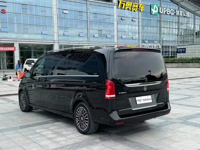 Mercedes-Benz V-Class 2018 V 260 L Premium Extended Edition (China V Emission Standard) — миниатюра 5