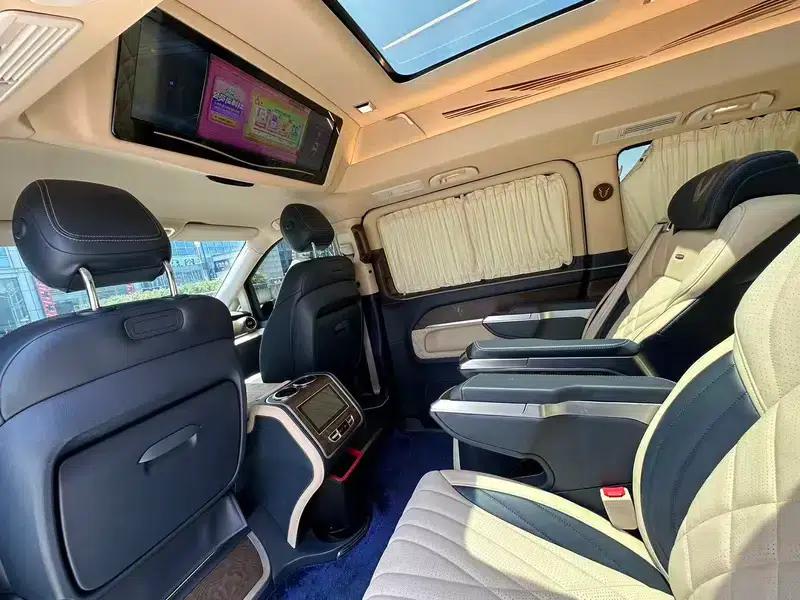 Mercedes-Benz V-Class 2021 V 260 L Long Wheelbase Premium Edition — миниатюра 10