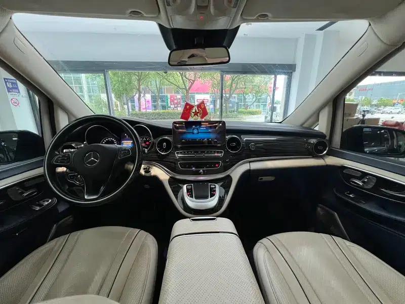 Mercedes-Benz V-Class 2022 V 260 L Long Wheelbase Luxury Edition — миниатюра 14