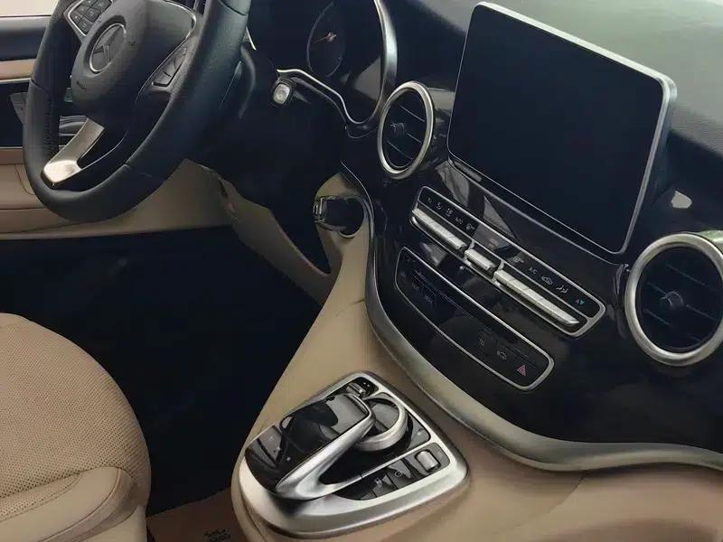 Mercedes-Benz V-Class 2020 V 260 Navigator Edition — миниатюра 6