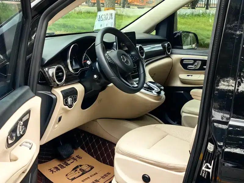 Mercedes-Benz V-Class 2020 V 260 Navigator Edition — миниатюра 8