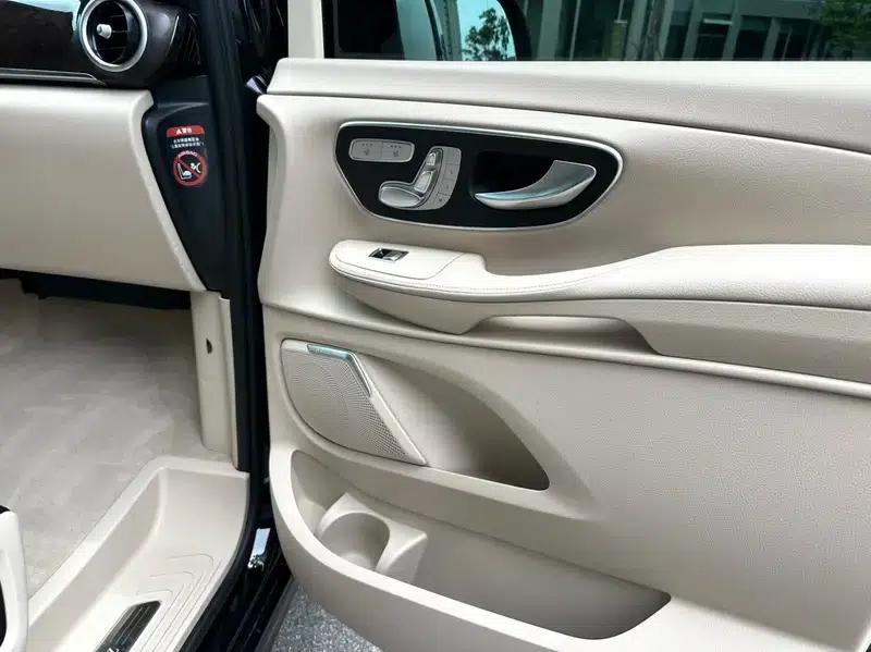 Mercedes-Benz V-Class 2018 V 260 Premium Edition (China VI Emission Standard) — миниатюра 12