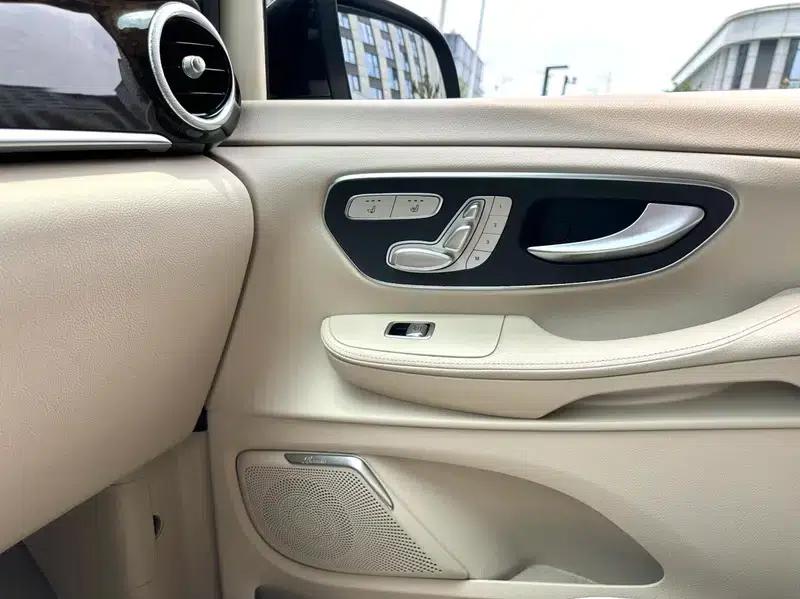 Mercedes-Benz V-Class 2018 V 260 Premium Edition (China VI Emission Standard) — миниатюра 18