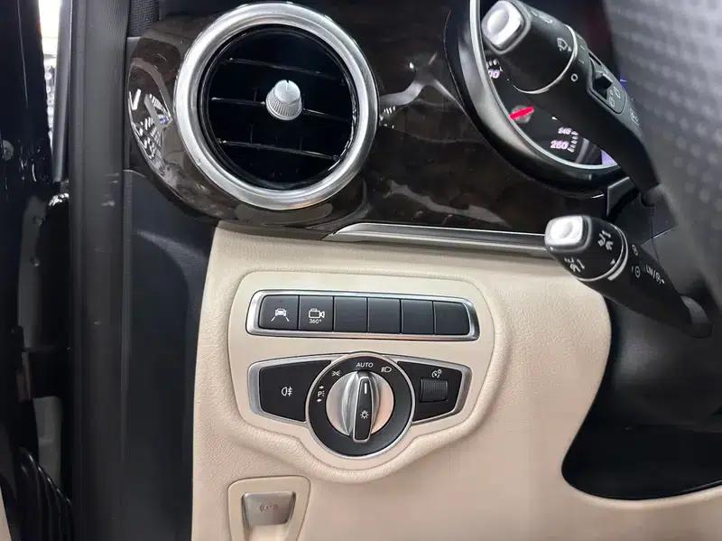 Mercedes-Benz V-Class 2018 V 260 Premium Edition (China VI Emission Standard) — миниатюра 23