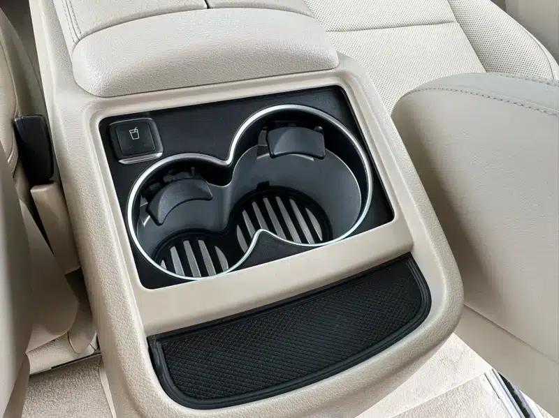 Mercedes-Benz V-Class 2018 V 260 Premium Edition (China VI Emission Standard) — миниатюра 26