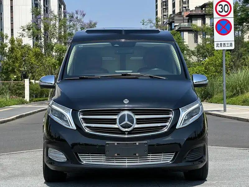 Mercedes-Benz V-Class 2018 V 260 L Premium Extended Edition (China V Emission Standard) — миниатюра 2