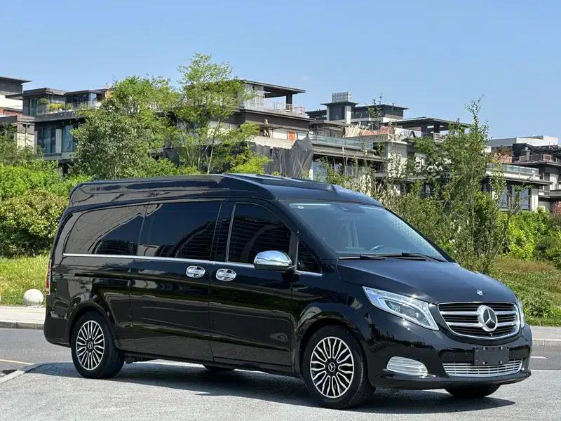 Mercedes-Benz V-Class 2018 V 260 L Premium Extended Edition (China V Emission Standard) — миниатюра 3