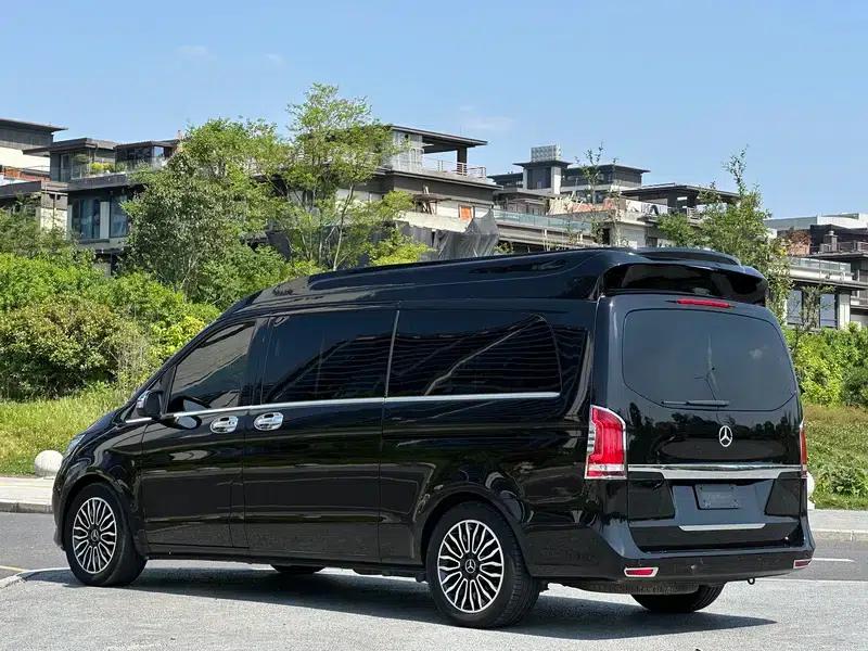 Mercedes-Benz V-Class 2018 V 260 L Premium Extended Edition (China V Emission Standard) — миниатюра 4