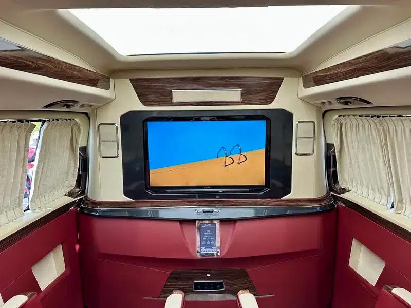 Mercedes-Benz V-Class 2018 V 260 L Premium Extended Edition (China V Emission Standard) — миниатюра 8